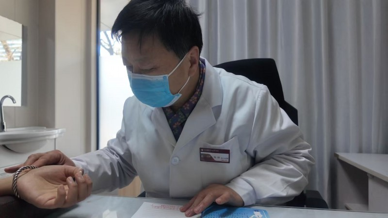 从中西结合到舌辨脏衡，精神科杨晓重新定义精神疾病诊疗路径